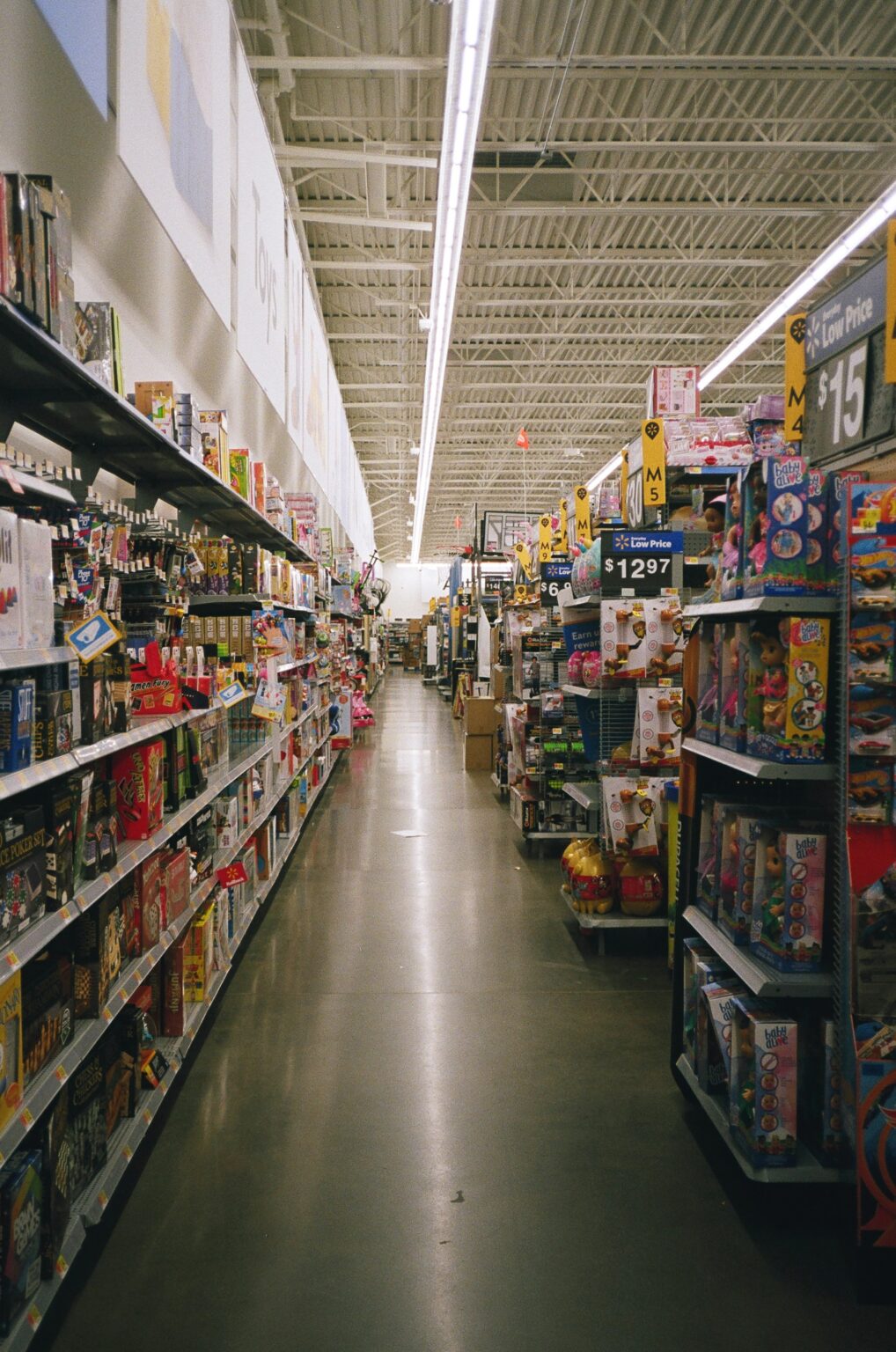 アメリカのスーパーの陳列棚